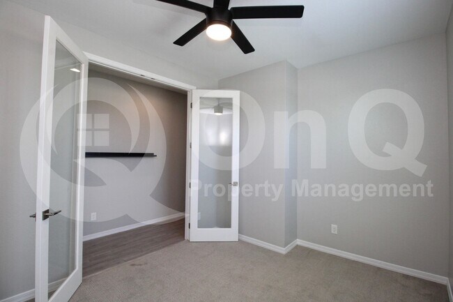 Building Photo - 35733 W Santa Monica Ave