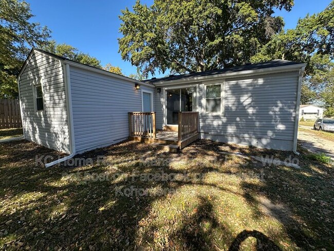 Building Photo - 8803 E 49th St