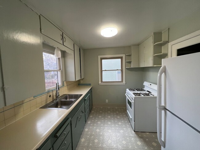 Building Photo - 110 Alameda Blvd - West Sacramento 95691