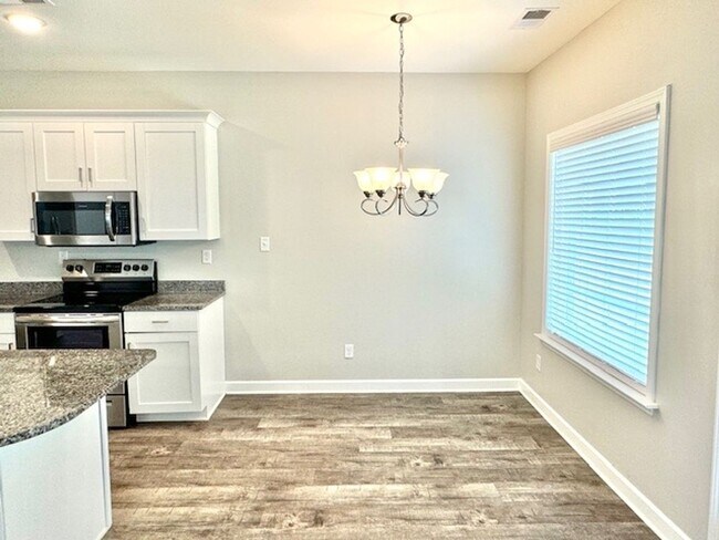 Building Photo - TuckerLanding5592