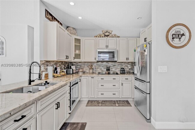 Building Photo - 15877 SW 61st Way