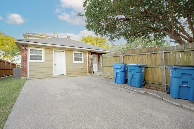 Building Photo - 3721 Smartt St