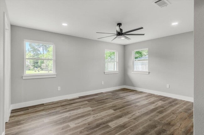 Building Photo - 4615 Barton Ln