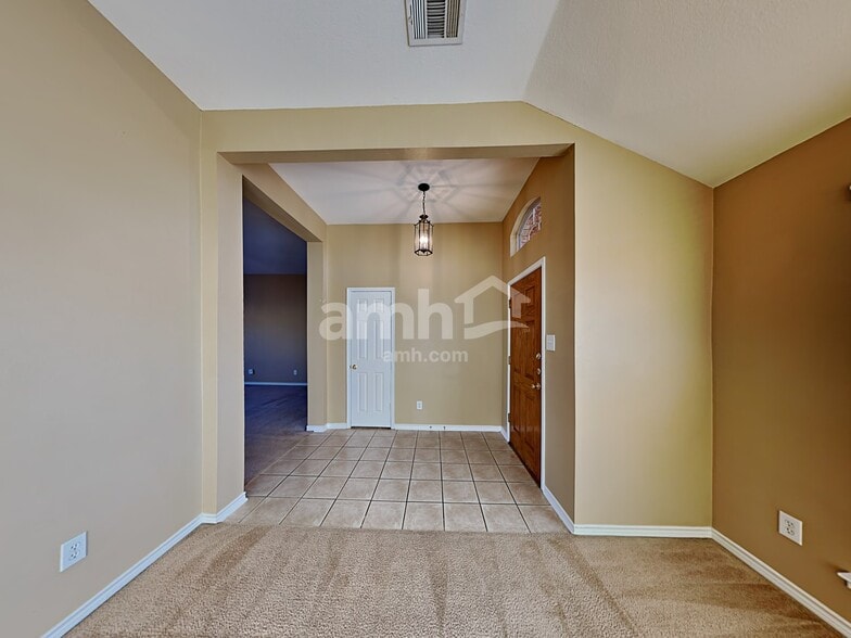 Building Photo - 2710 Beacon Hill Dr