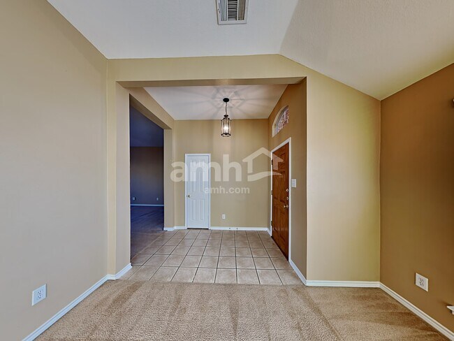 Building Photo - 2710 Beacon Hill Dr