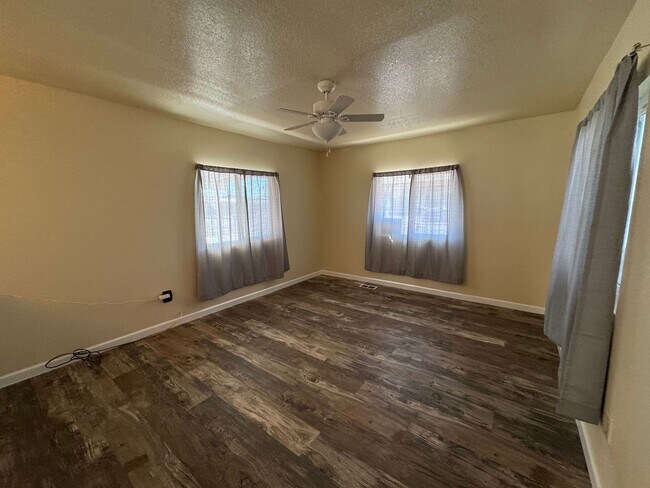 Building Photo - 1 BR Cozy Mobile near River,