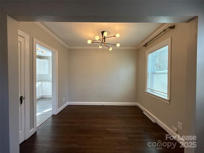 Building Photo - 1242 Dade St