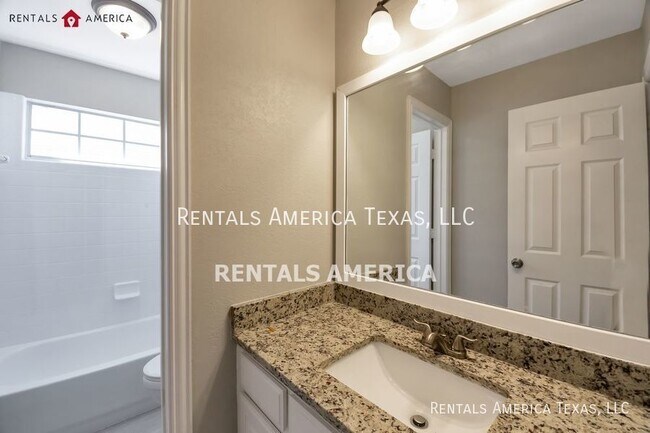 Building Photo - Villas at Suncreek, Allen! Beautiful 5 Bed...