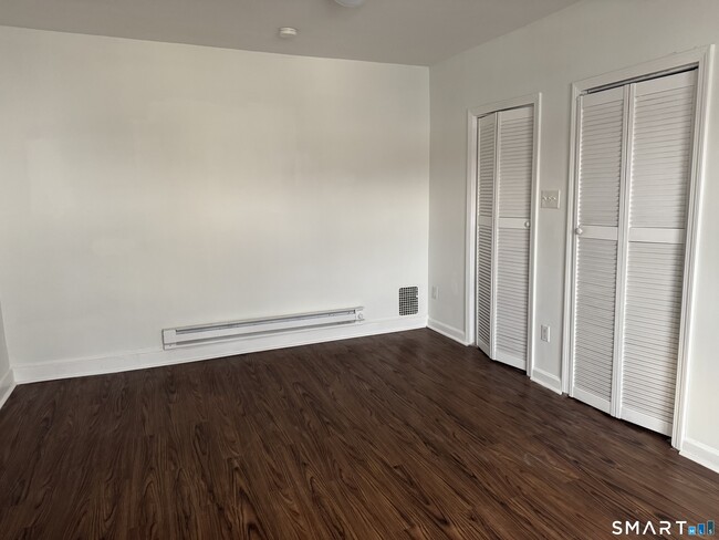 Building Photo - 47 Pershing Dr