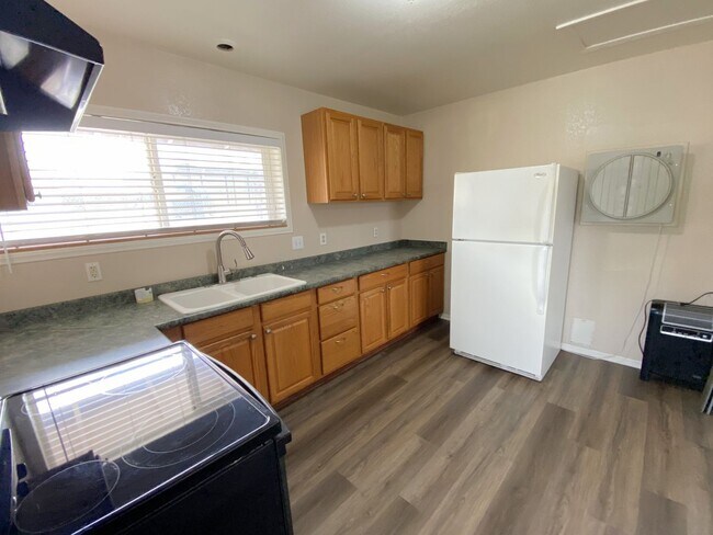 Building Photo - 13195 Bryant St