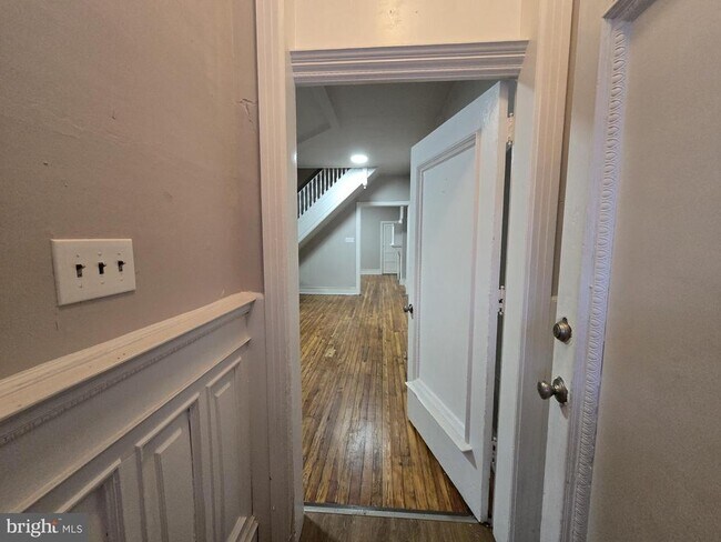 Building Photo - 2536 W Cumberland St