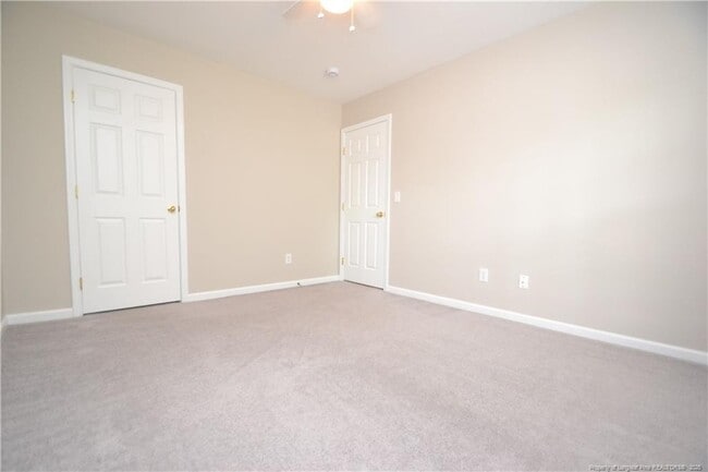 Building Photo - 600 Walnut Woods Dr