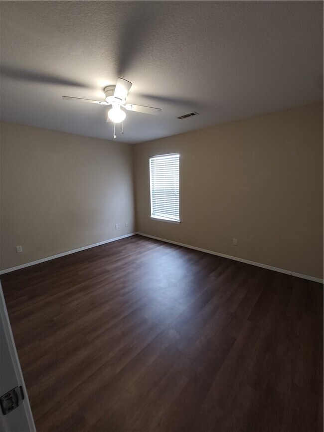 Building Photo - 9 W Rainsong St