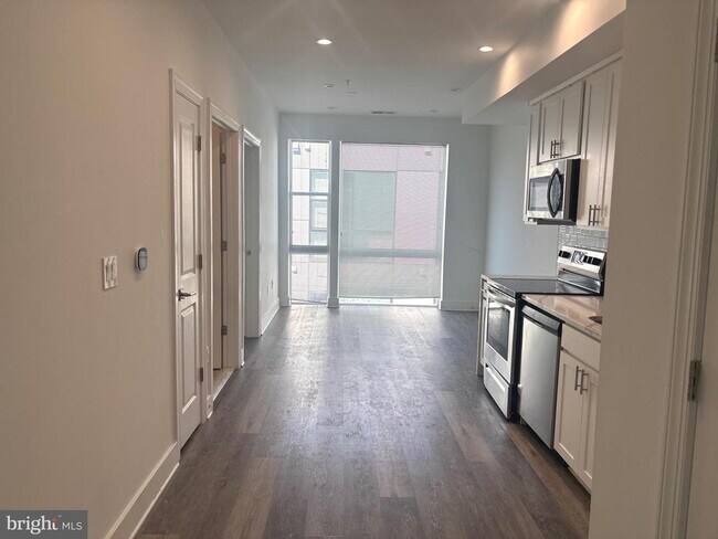 Building Photo - 818 Bladensburg Rd NE