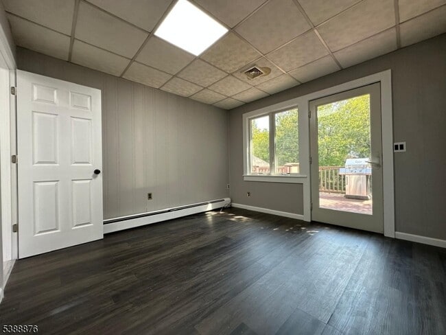 Building Photo - 2137 Allen St
