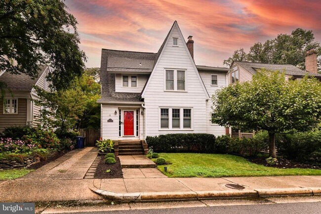 Building Photo - 209 W Myrtle St