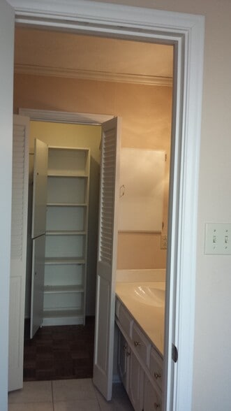 Building Photo - 2304 Canyon Valley Trail