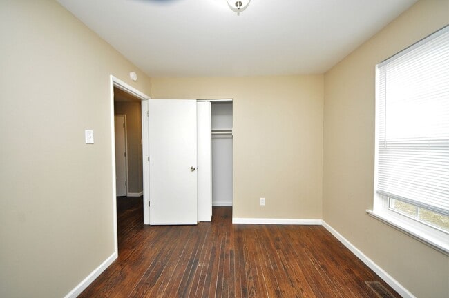 Building Photo - Freshly updated 3 Bedroom Home with a Full...
