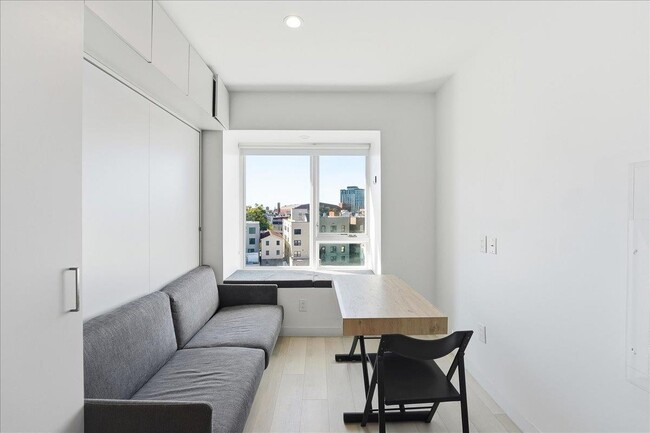 Building Photo - 190 Academy St