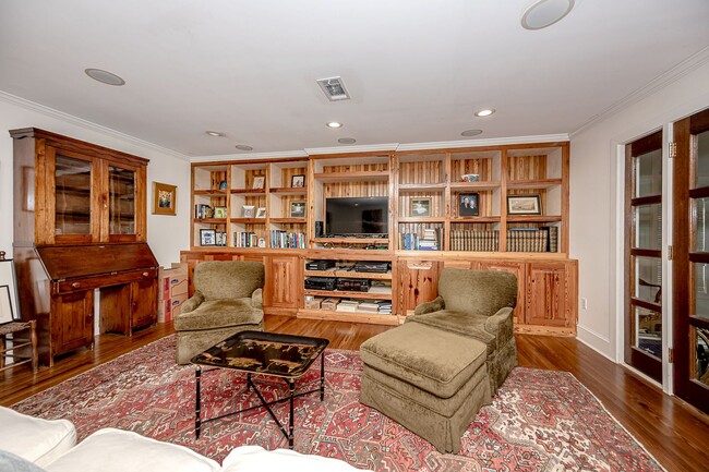 Building Photo - Coastal Living at Its Best – Fully Furnish...