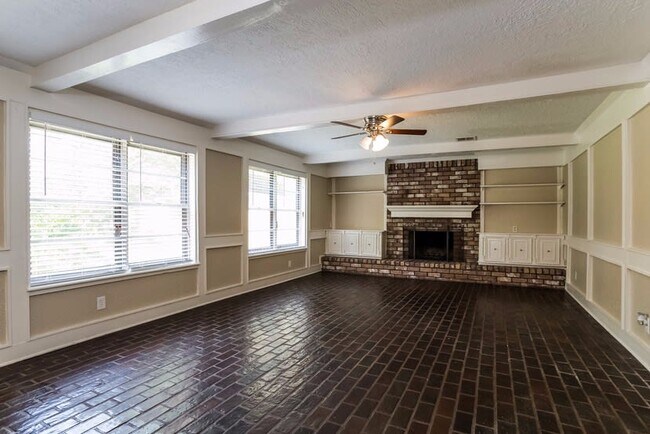 Building Photo - 3822 Stillview Dr