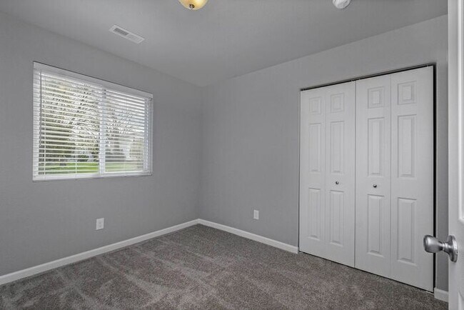 Building Photo - 5348 Eagle Glen Dr SW