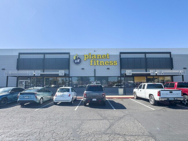 Building Photo - 2Bed/1.5Bath Townhome at Glendale/43rd Ave! Move-In Ready on 05/07/2026!