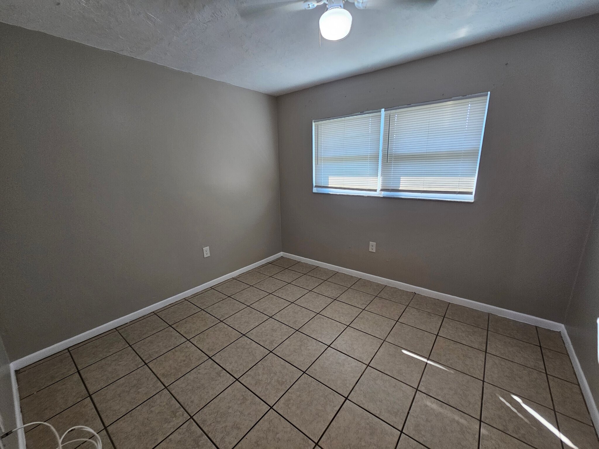 Building Photo - 4719 Manatee Dr