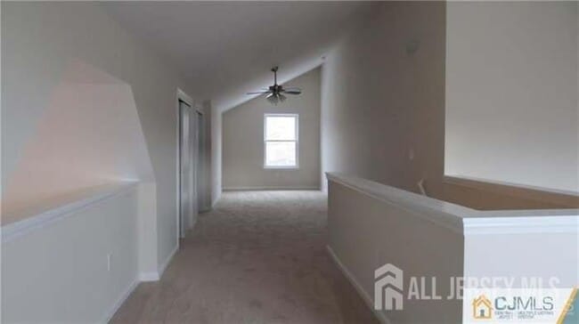 Building Photo - 28 Kensington Dr