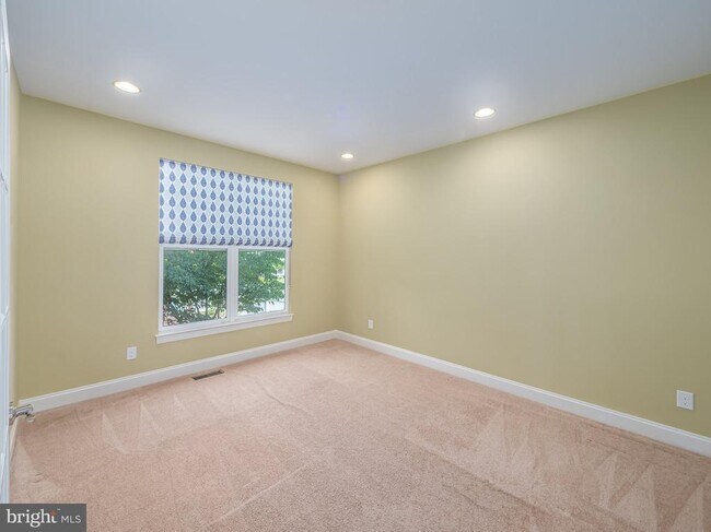 Building Photo - 24925 Quimby Oaks Pl