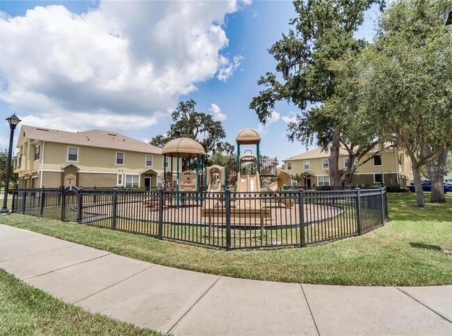 Building Photo - 1327 Broken Oak Dr