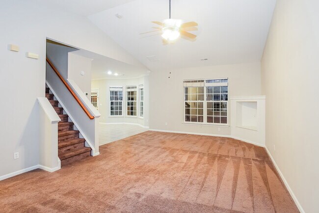 Building Photo - 1020 Duck Point Dr