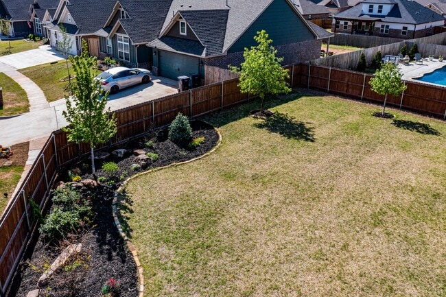 Building Photo - Stunning Corner Lot