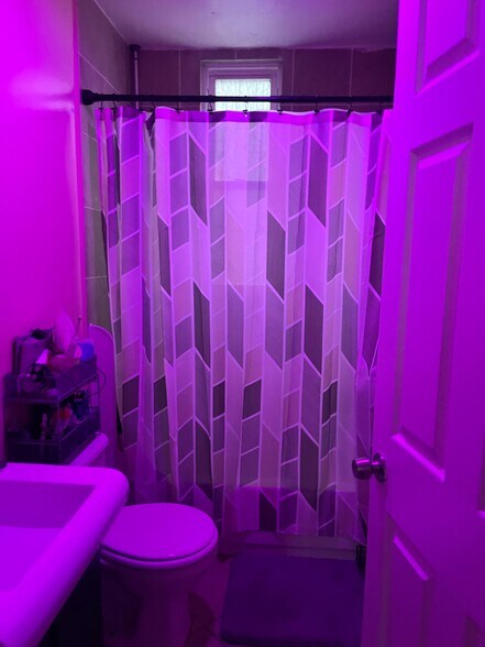 Building Photo - 731 Parker St