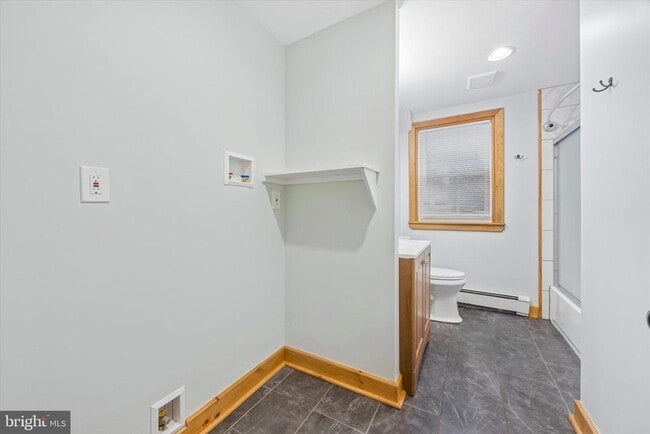 Building Photo - 707 Forrest St