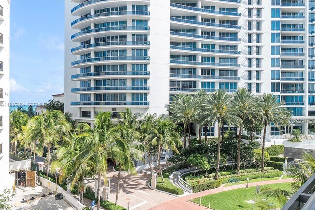 Building Photo - 6000 Collins Ave