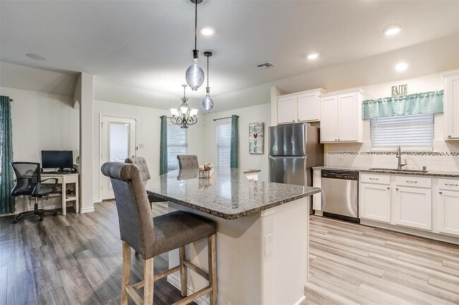 Building Photo - 3309 Comal Dr