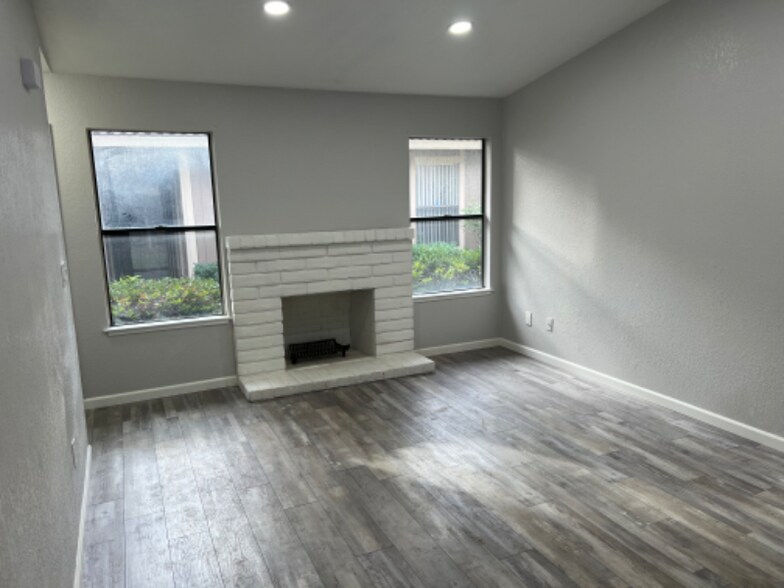 Building Photo - 5641 Passero Way