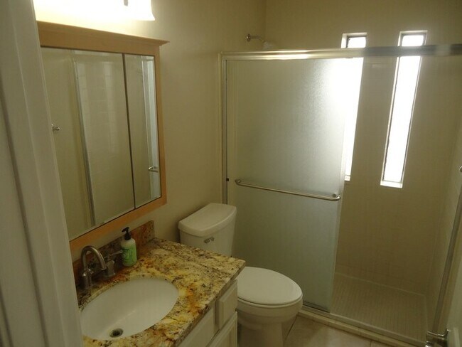Building Photo - Nice 2/2 plus a den in Turtle Rock 6 for l...