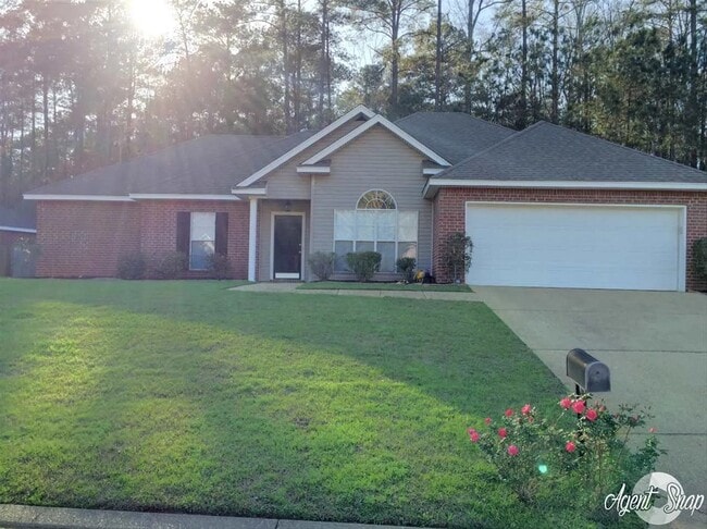 Building Photo - 635 Hampshire Dr