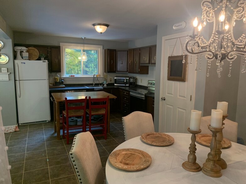Kitchen - 32 Muddy Pond Rd