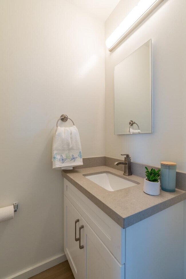 Building Photo - 15 Buckland Ct