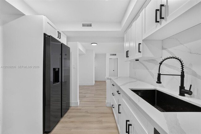Building Photo - 13155 Ixora Ct