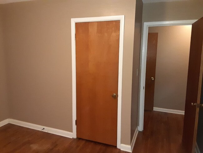 Building Photo - 3 Bedroom 2 Bath located in Oxford
