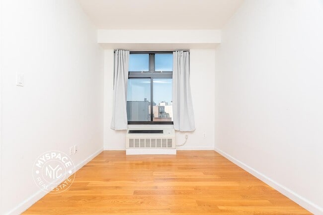 Building Photo - 618 Bushwick Ave