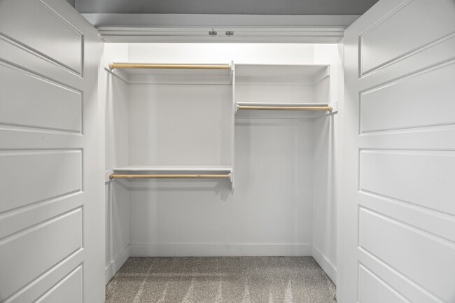 Building Photo - 2051 S Florida Way