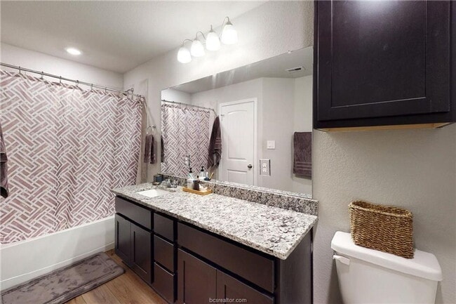 Building Photo - 6214 Darlington Ave