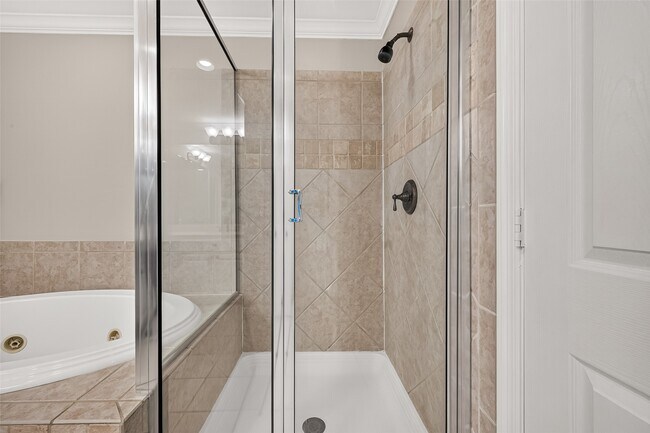 Building Photo - 4307 Lake Walk Ct