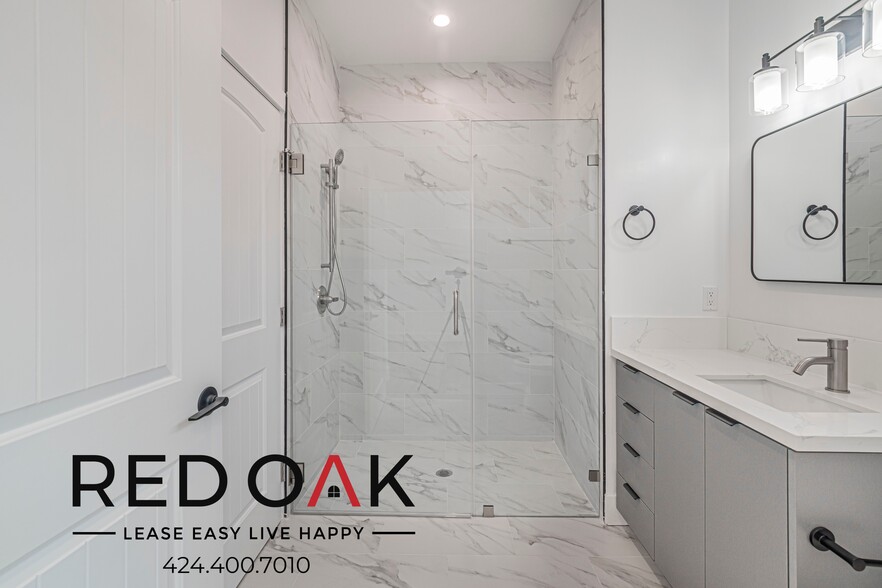 Building Photo - 4590 Riverton Ave