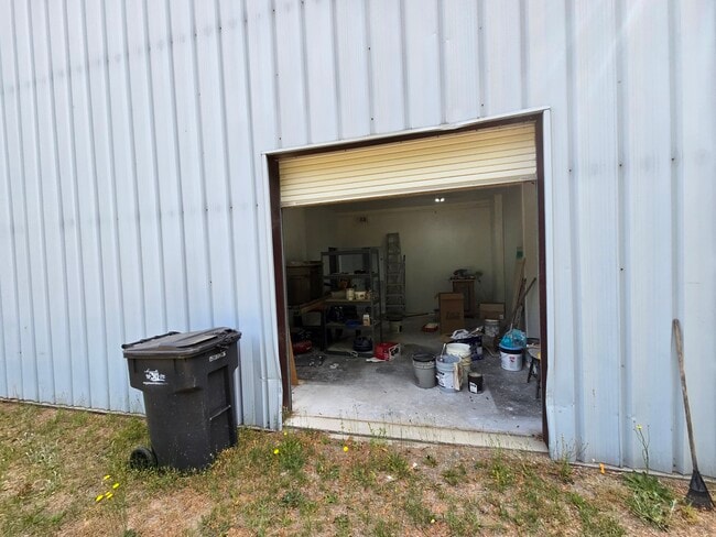 Building Photo - 4720 Deans Bridge Rd